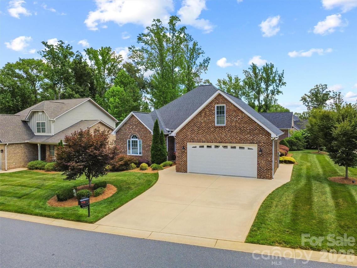 7882 Ballentrae Pl., Stanley, NC 28164