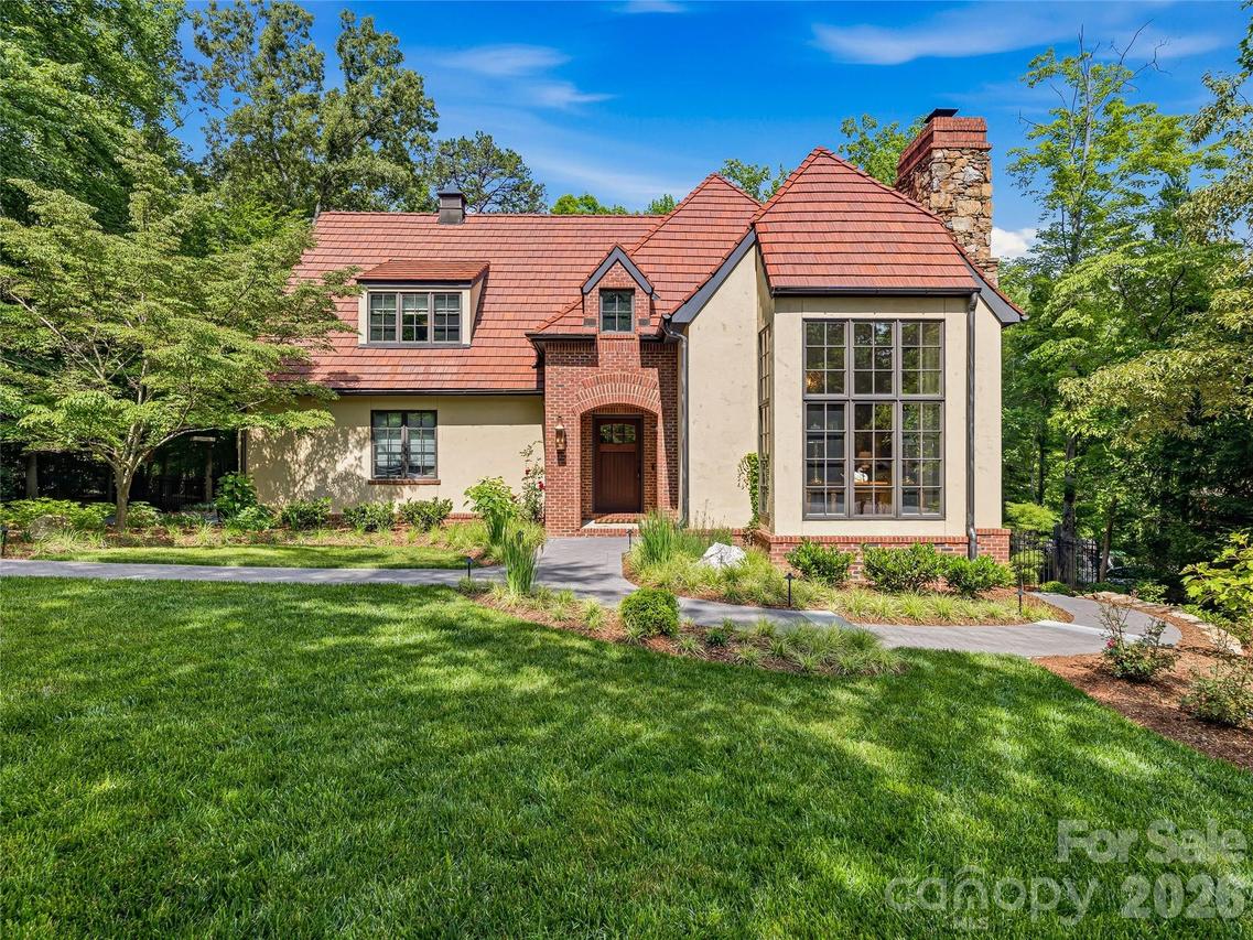 907 Kells Blue Ct., Biltmore Lake, NC 28715
