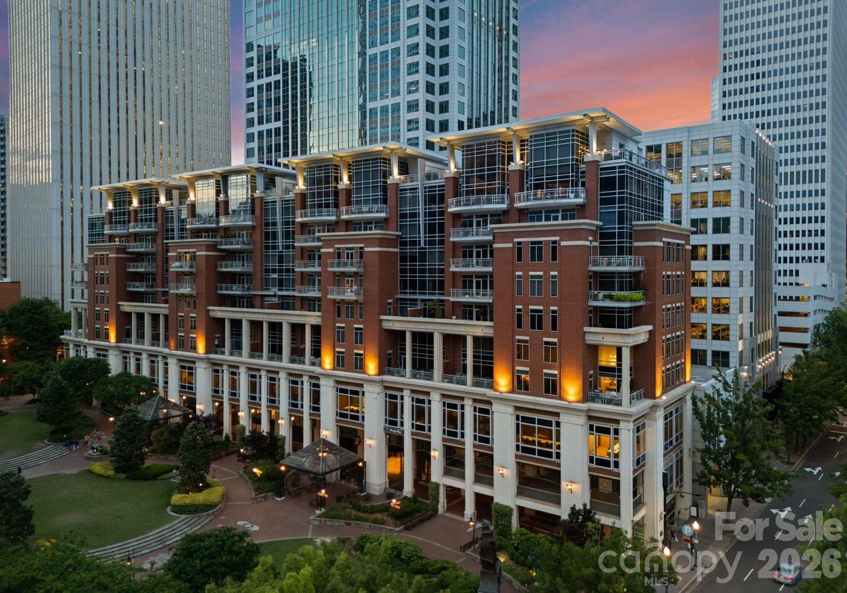 435 S Tryon St. #904, Charlotte, NC 28202