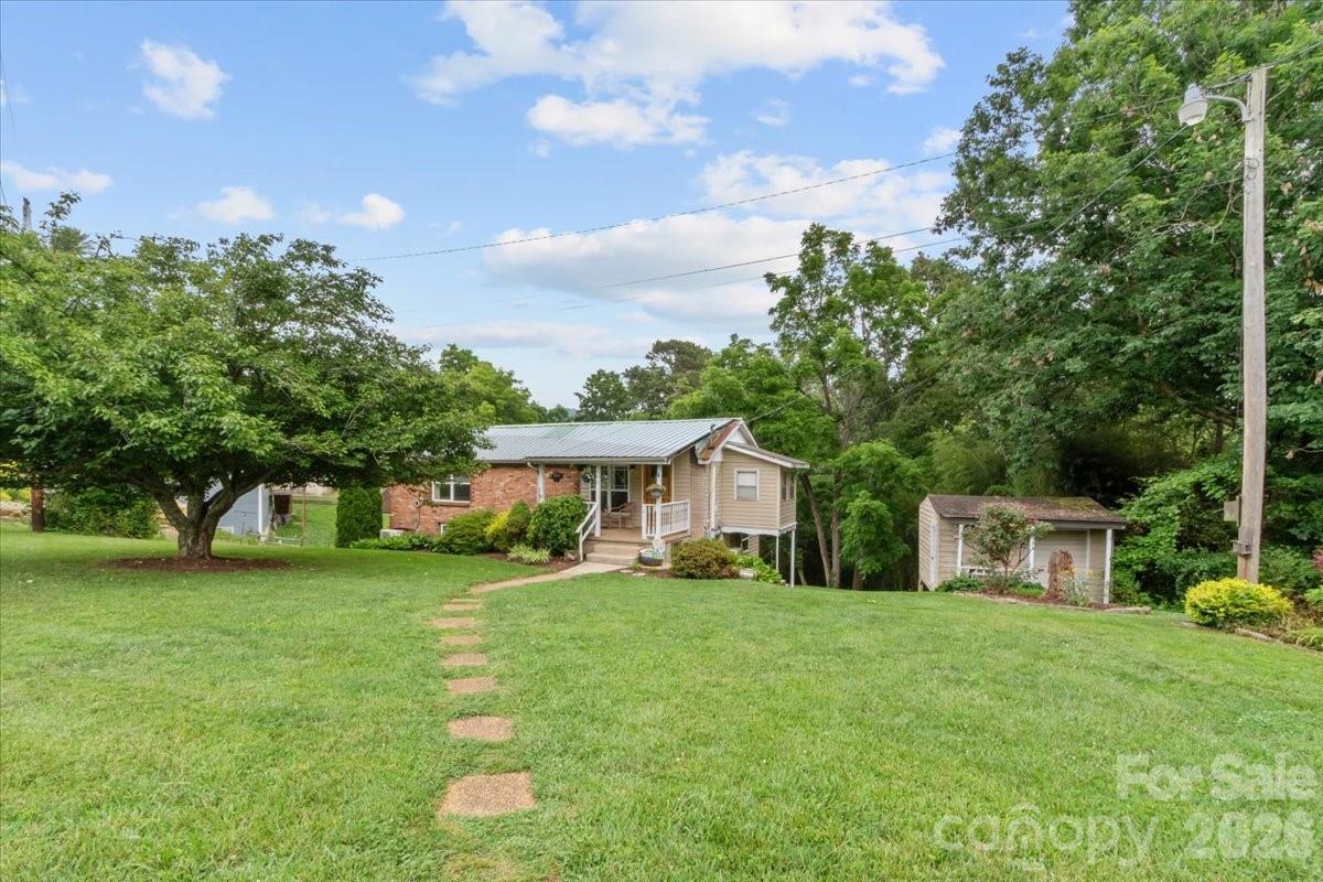 140 Locust Grove Rd., Weaverville, NC 28787