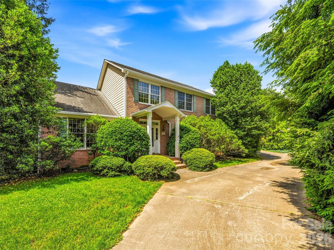 250 Midland Dr., Asheville, NC 28804