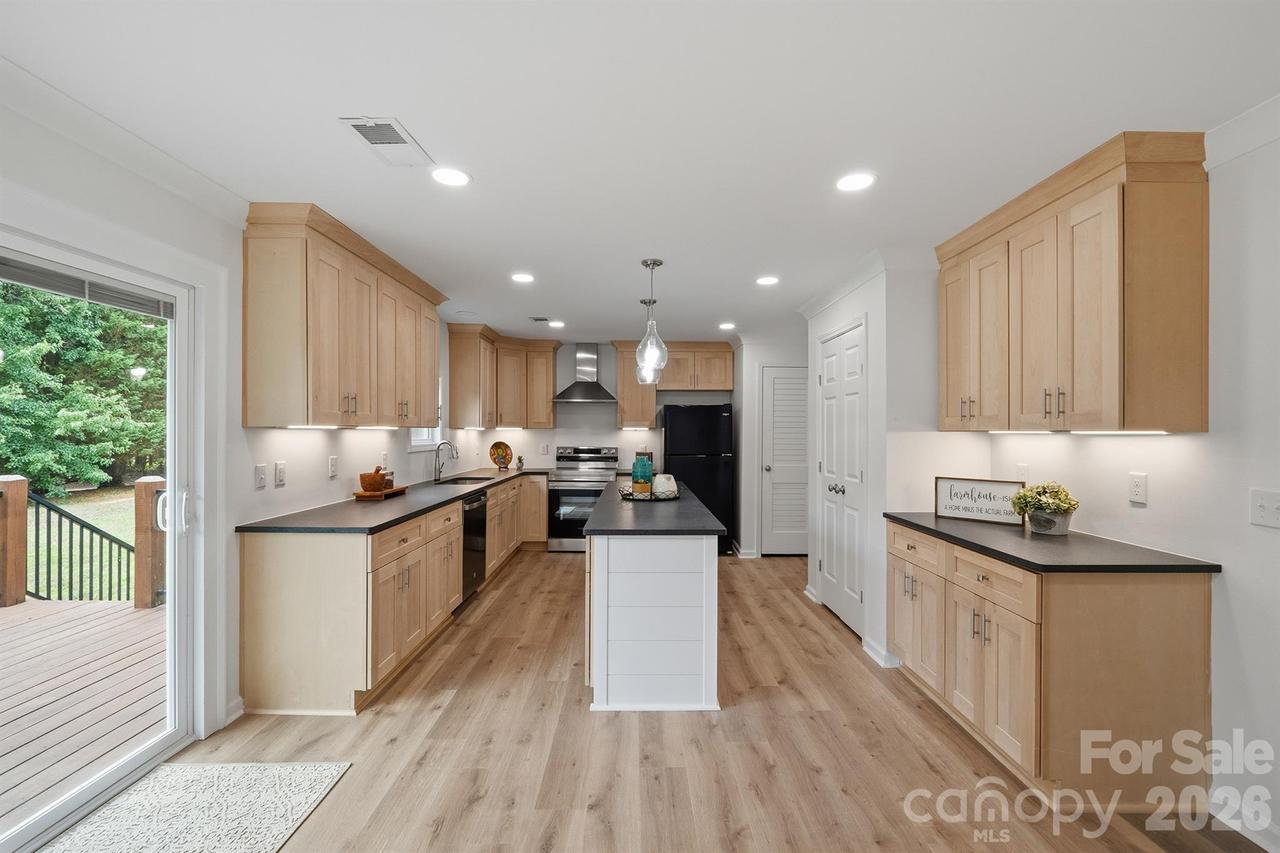 7553 Katherine Dr., Denver, NC 28037