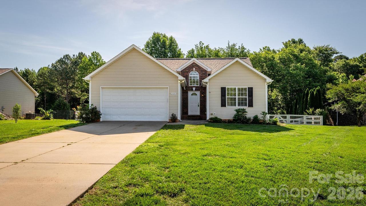 235 Kendra Dr., Mooresville, NC 28117