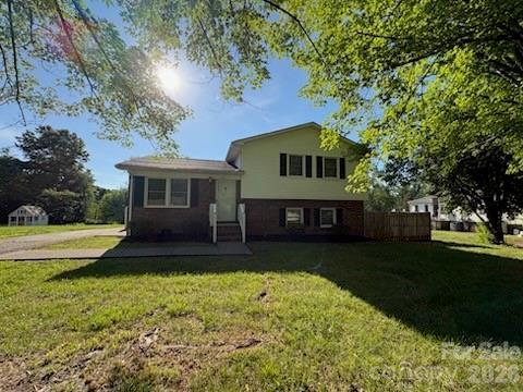 122 Wallace St., Boonville, NC 27011