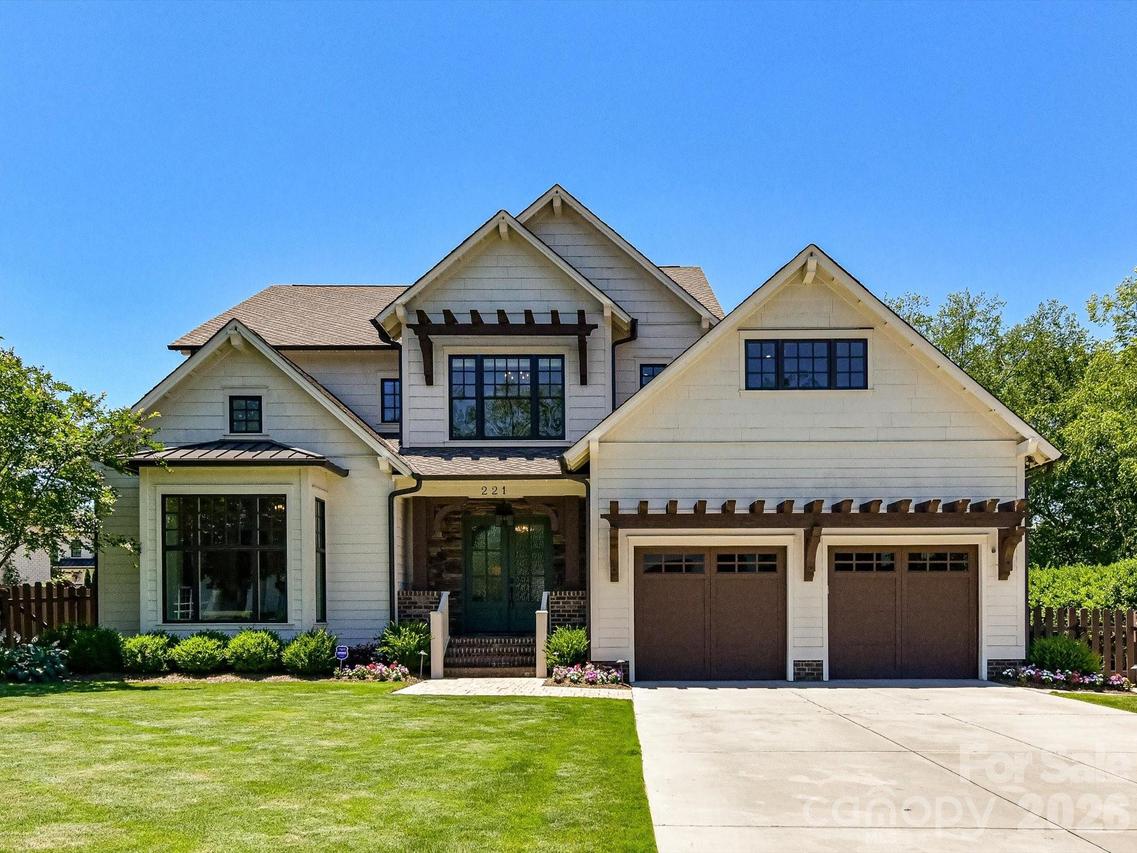 221 Anthony Cir., Charlotte, NC 28211
