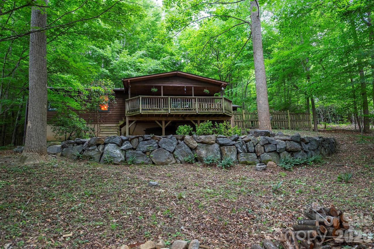 23 Hunting Lodge Dr., Black Mountain, NC 28711