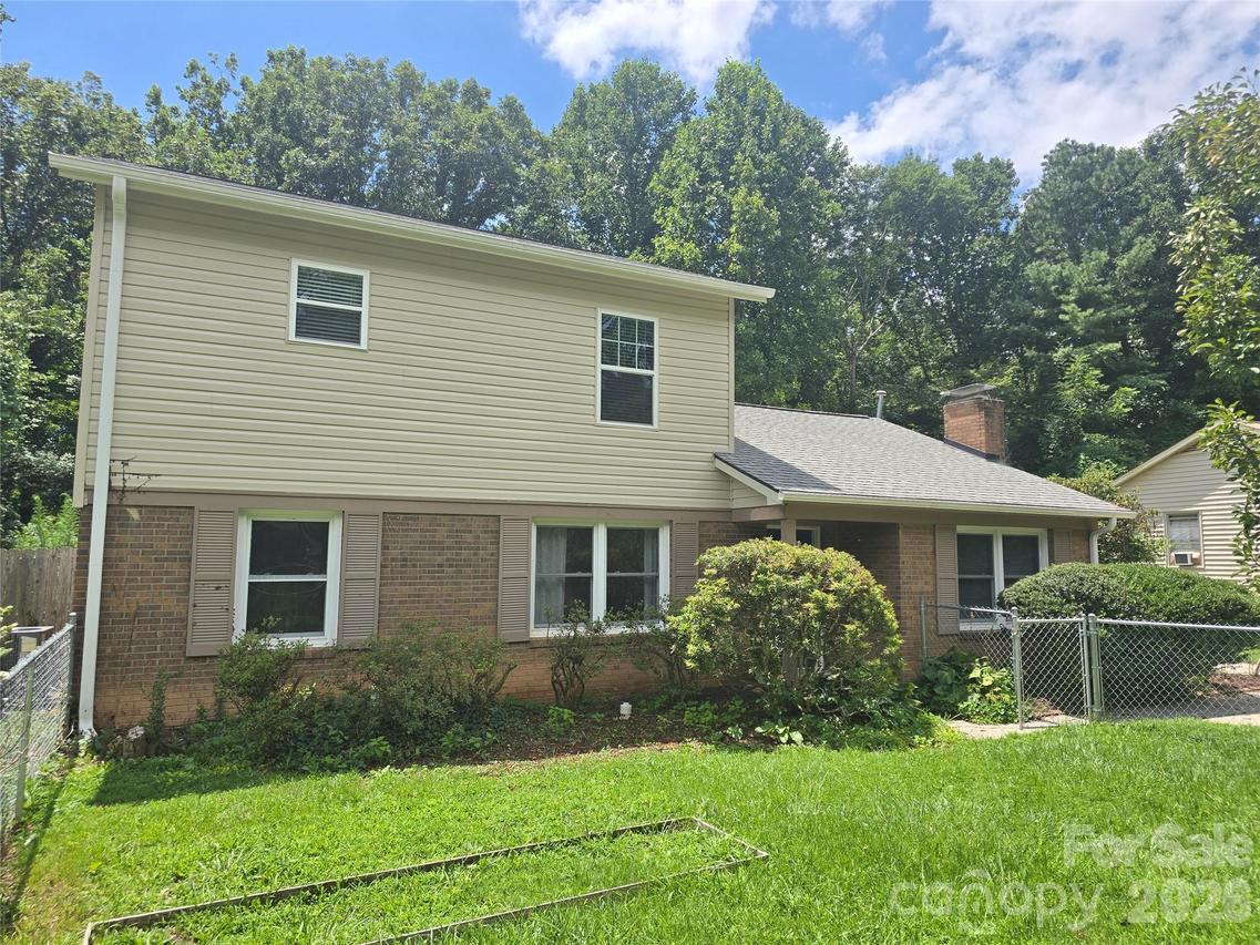115 Wicklow Dr., Asheville, NC 28806