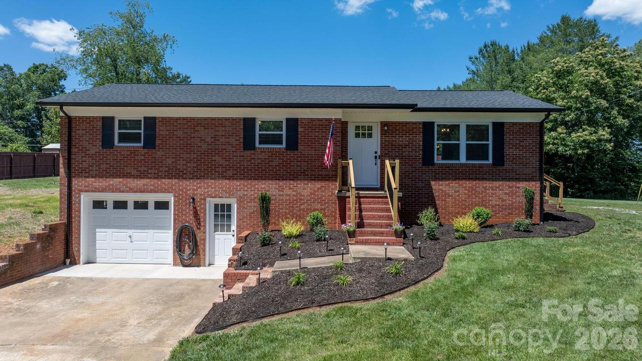 55 Hillsdale Ln., Taylorsville, NC 28681