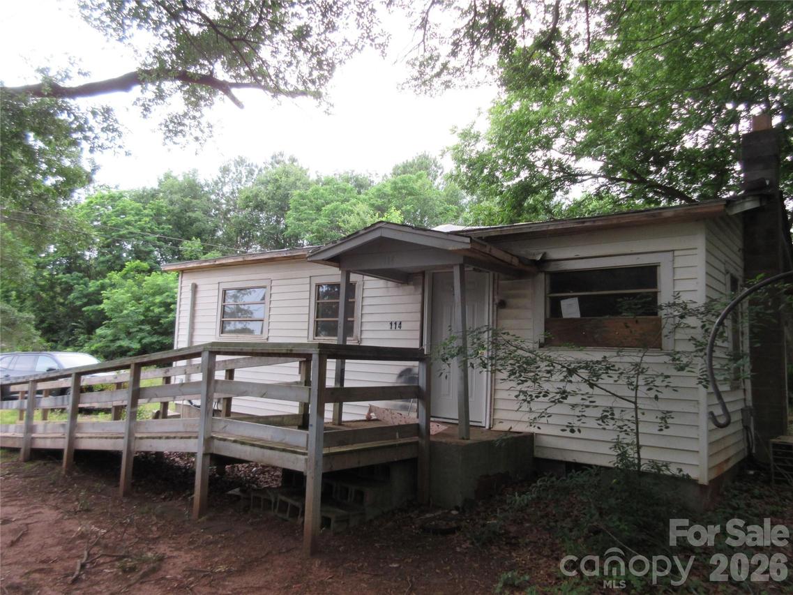 114 Shady Ln., Mooresboro, NC 28114