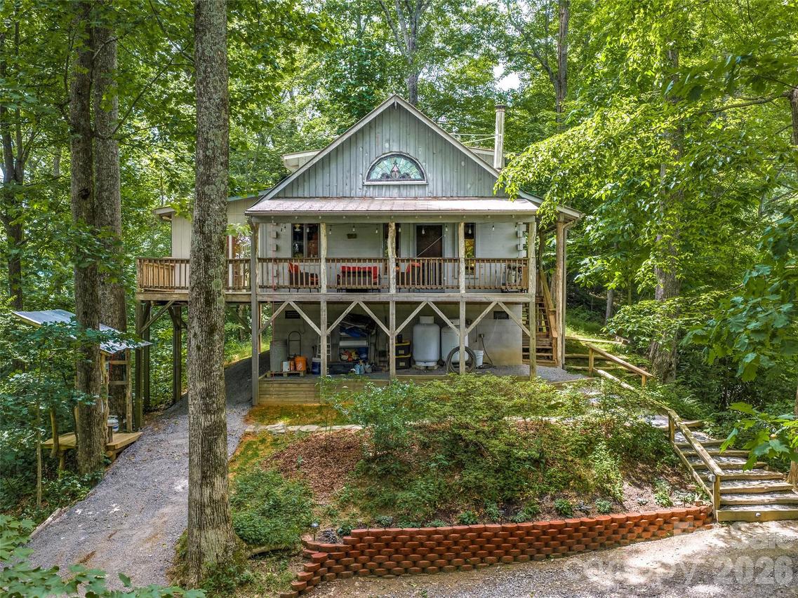 520 Patricia Rd., Black Mountain, NC 28711