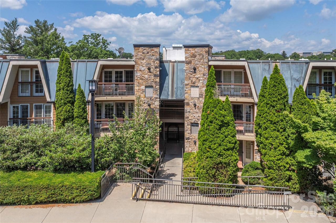 222 Bowling Park Rd., Asheville, NC 28803