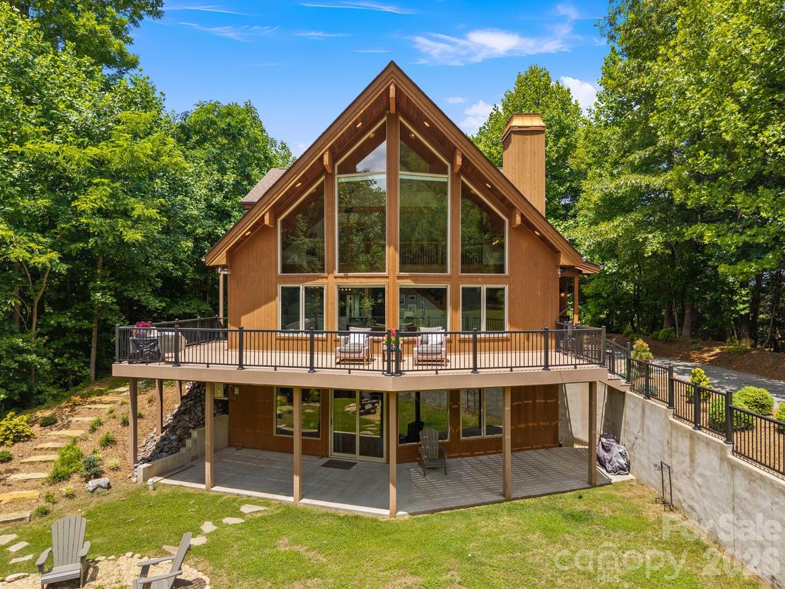 49 Western Eagle Dr., Hendersonville, NC 28792