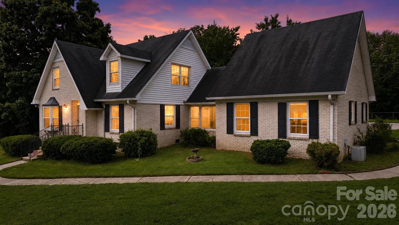 3343 Olde Creek Tr., Matthews, NC 28105