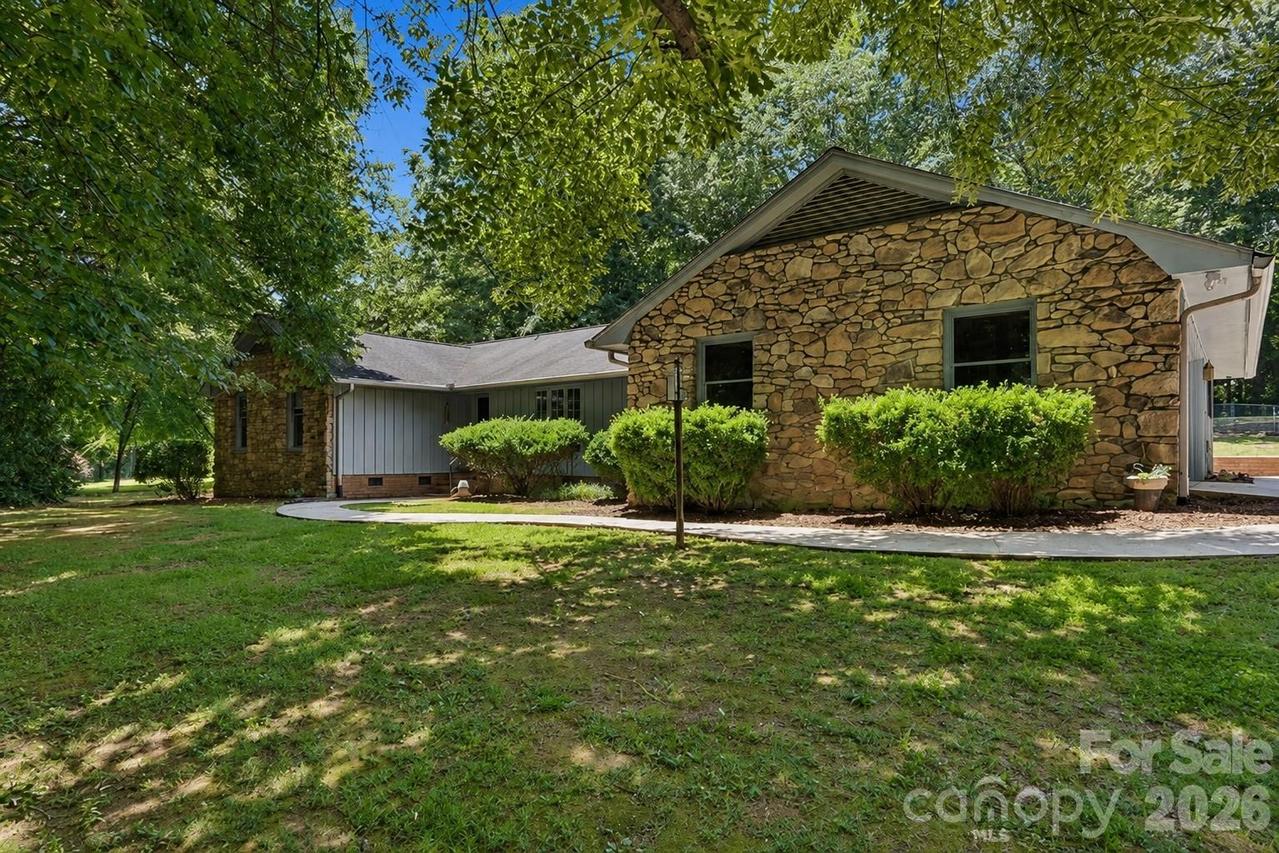 3326 Sedgefield Rd., Statesville, NC 28625