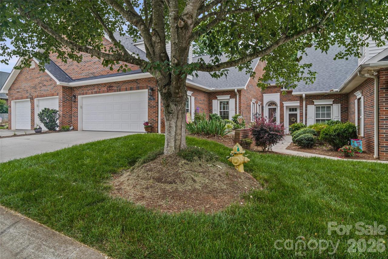 1524 Royalty Cir., Statesville, NC 28625
