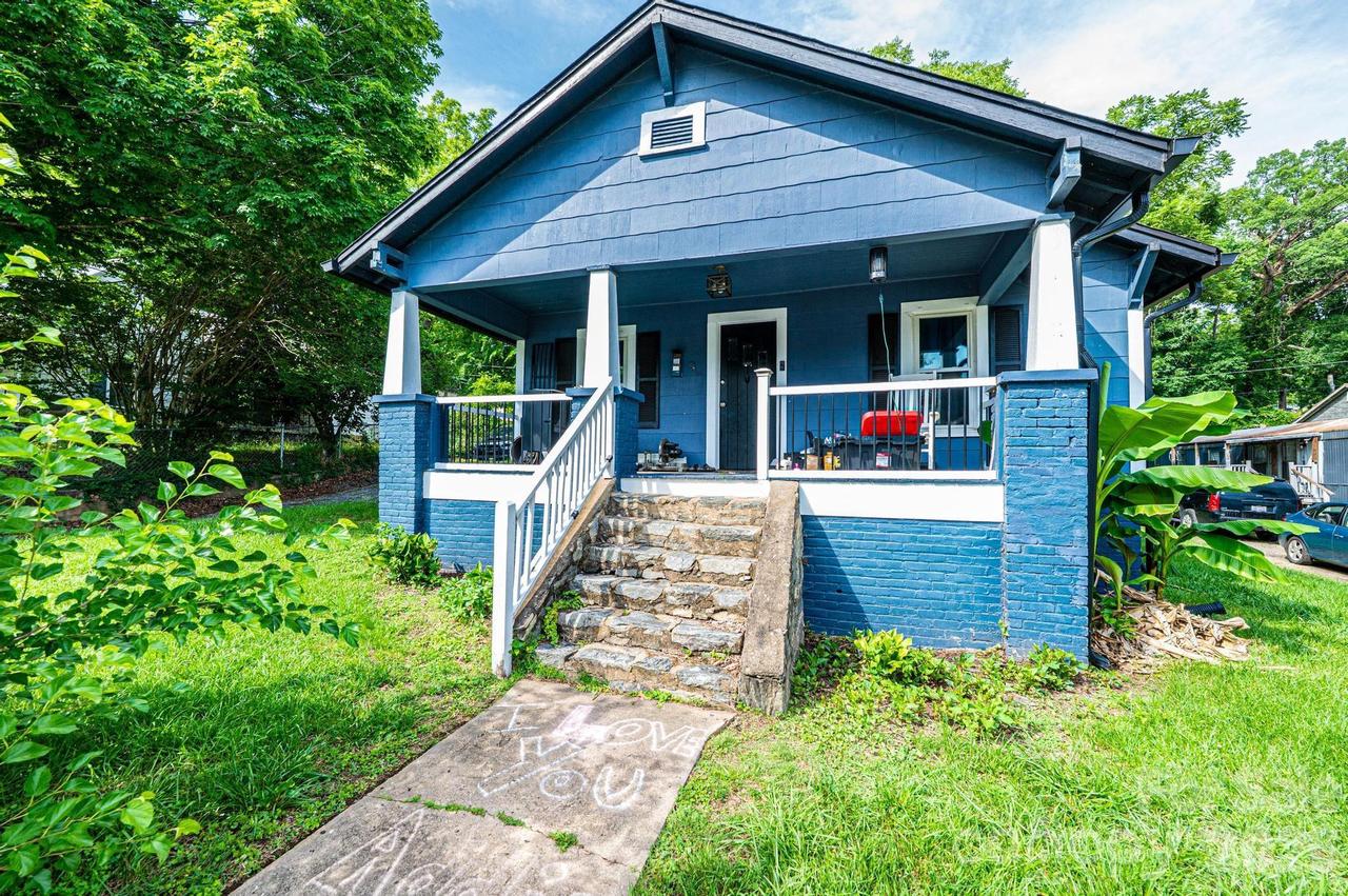 224 Broadway St., Lenoir, NC 28645