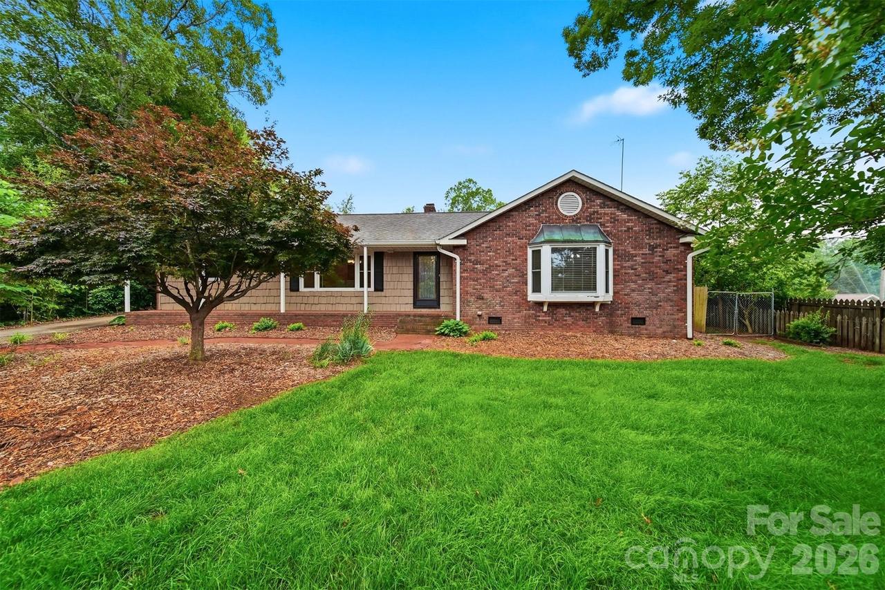 1085 19th Avenue Pl., Hickory, NC 28601