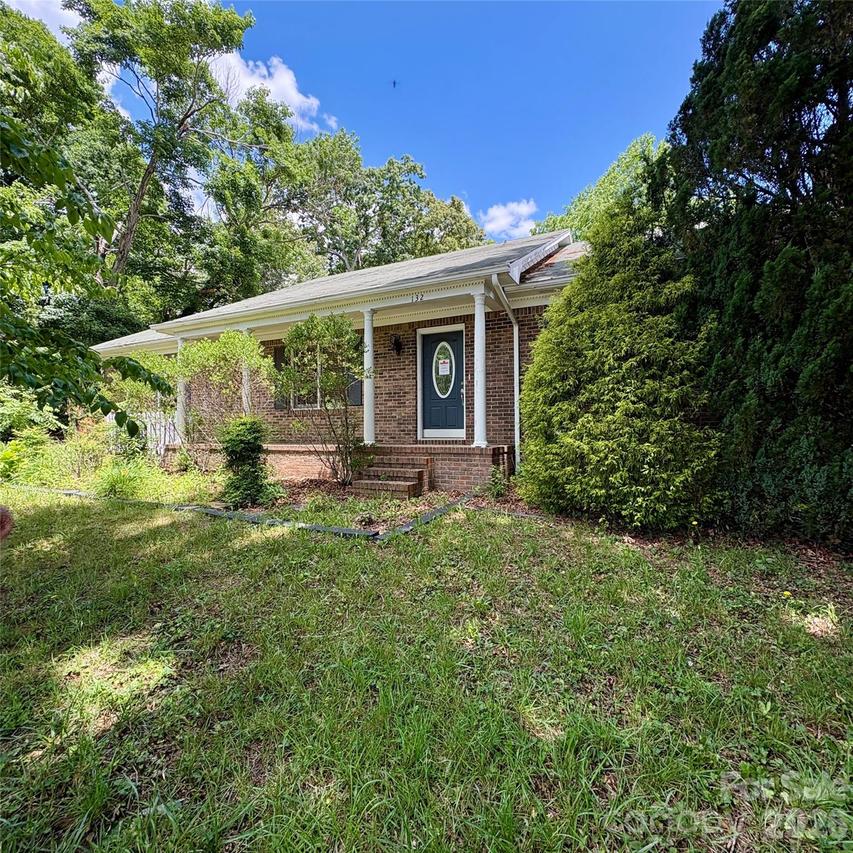 132 Haynes St., Hendersonville, NC 28791