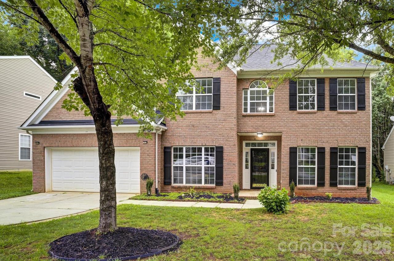520 Grantham Ln., Charlotte, NC 28262