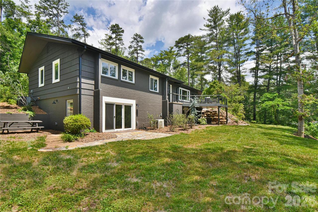 351 Windsor Rd., Asheville, NC 28804