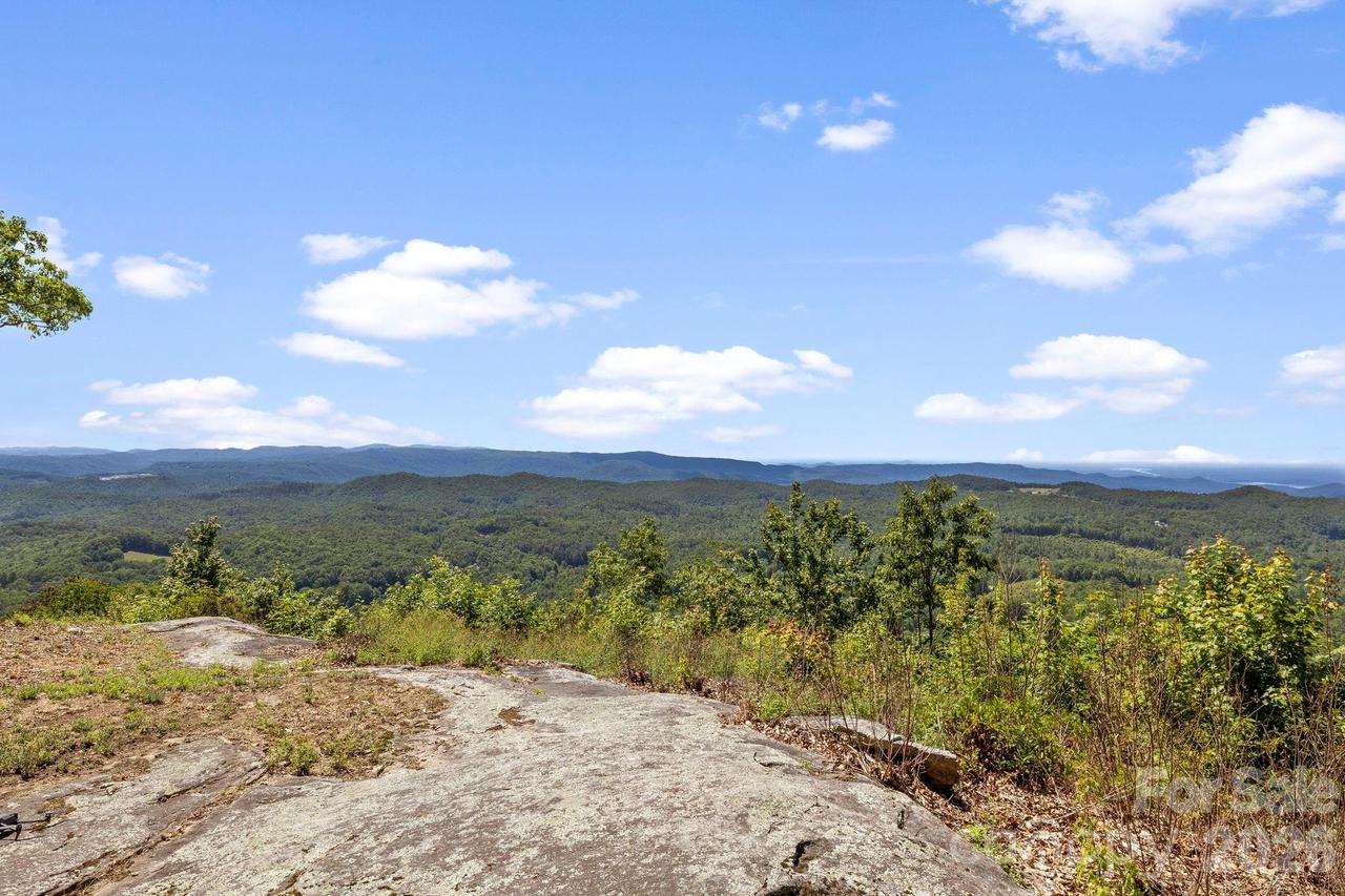 9999 Rocky Mountain Rd., Lake Toxaway, NC 28747