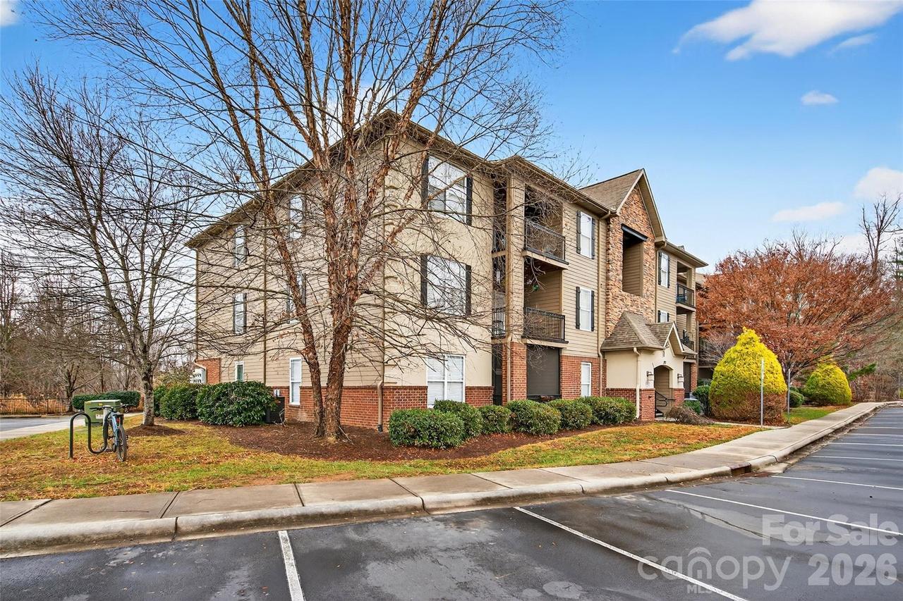 202 Brickton Village Cir. #201, Fletcher, NC 28732