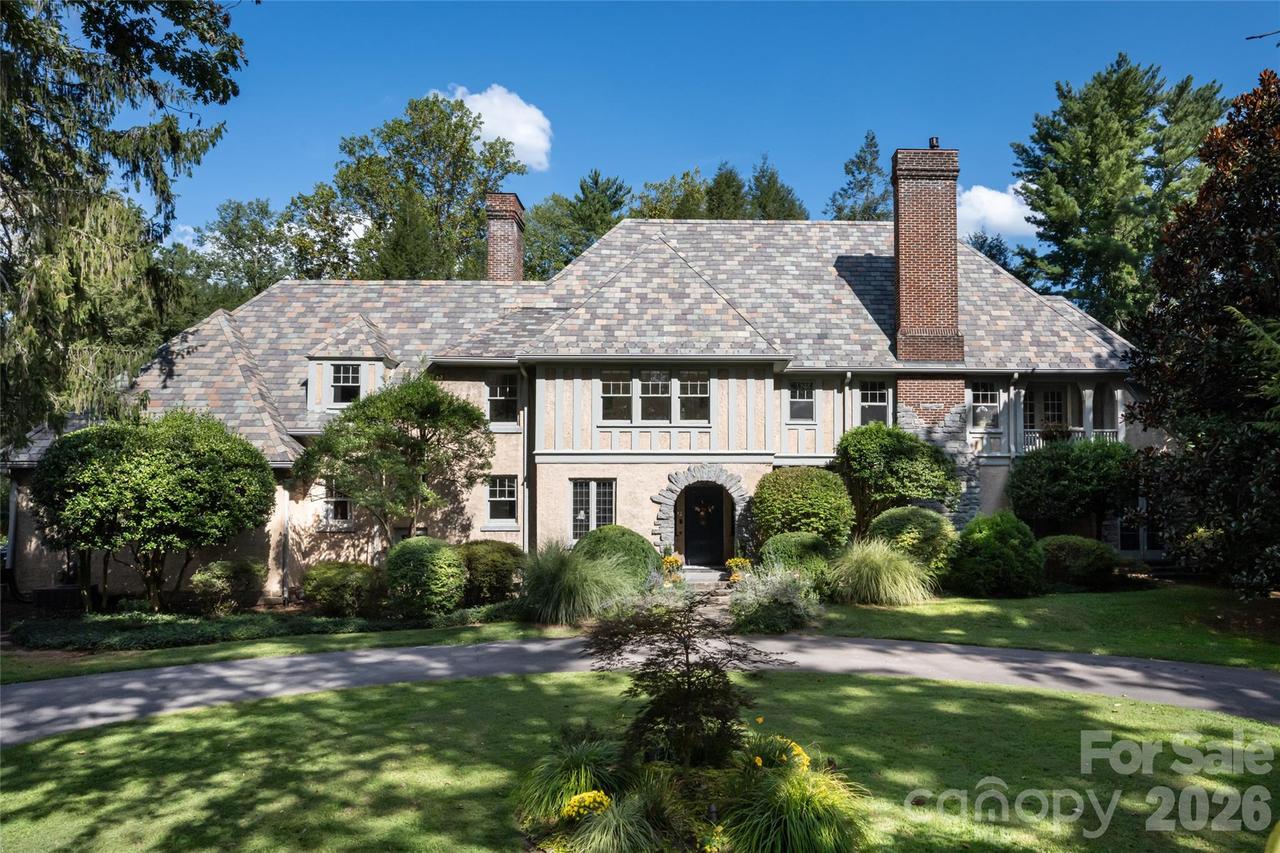 334 Vanderbilt Rd., Biltmore Forest, NC 28803