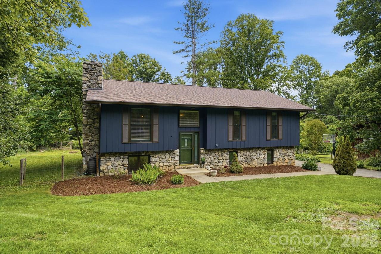 337 Woody Ln., Asheville, NC 28804