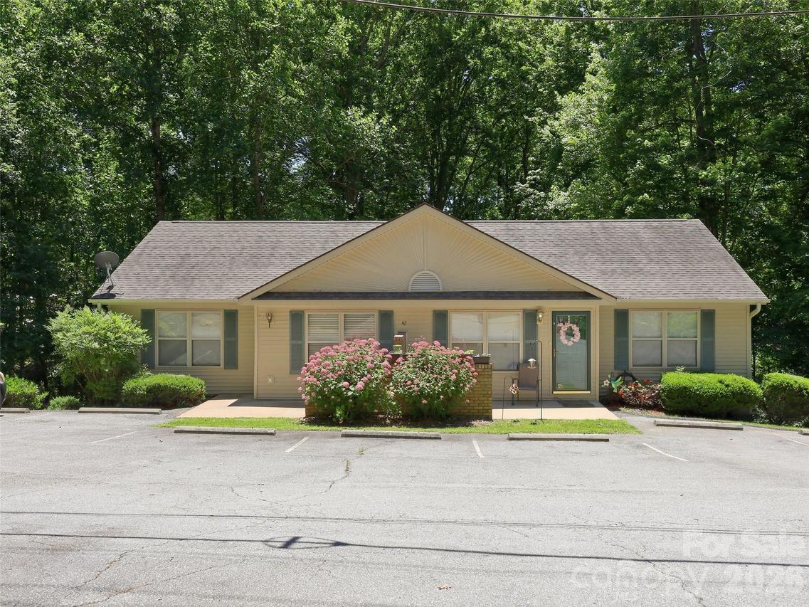42 Queen Rd. #D, Candler, NC 28715