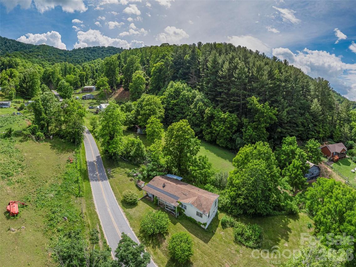 5622 Dutch Cove Rd., Canton, NC 28716