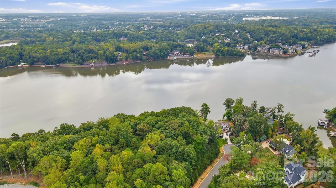 1029 Nutall Oak Ln., Belmont, NC 28012