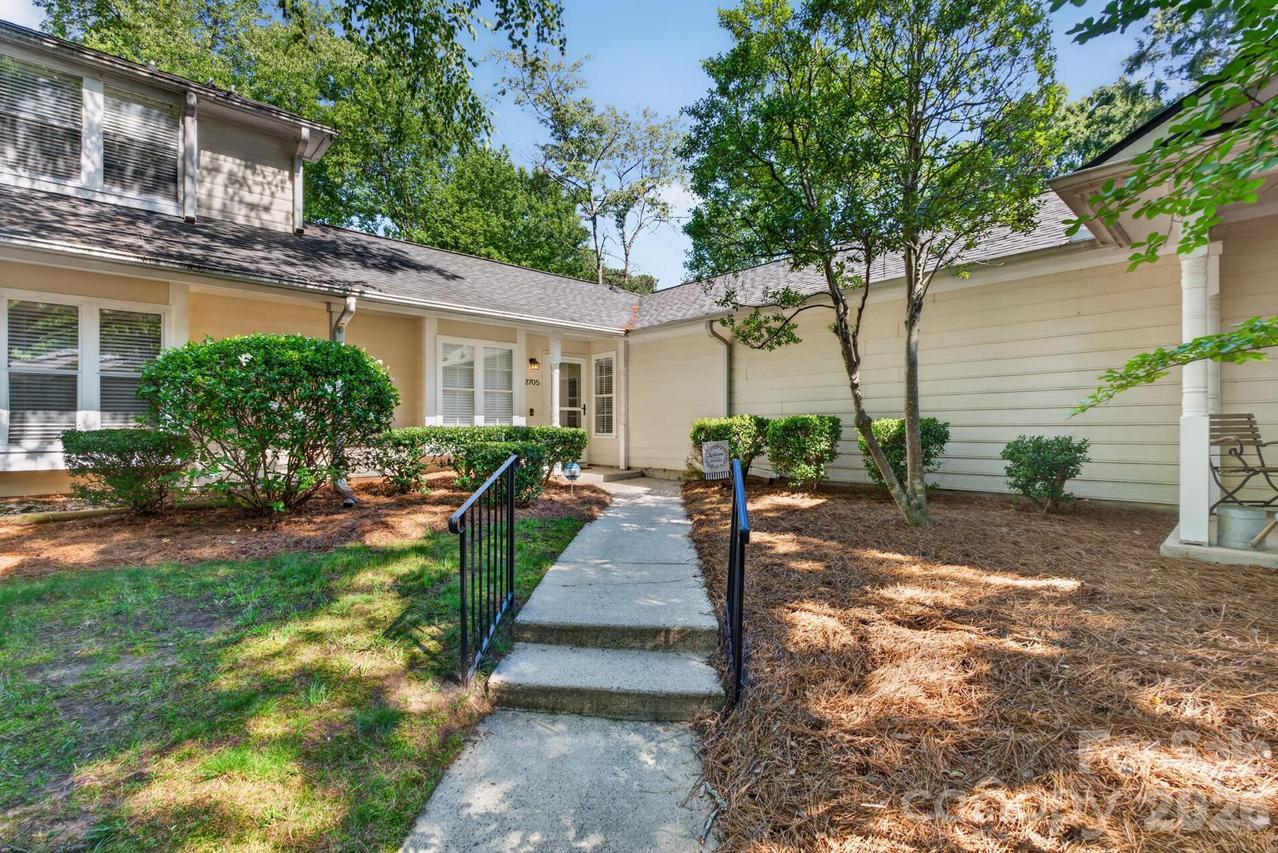 2705 Tiergarten Ln., Charlotte, NC 28210