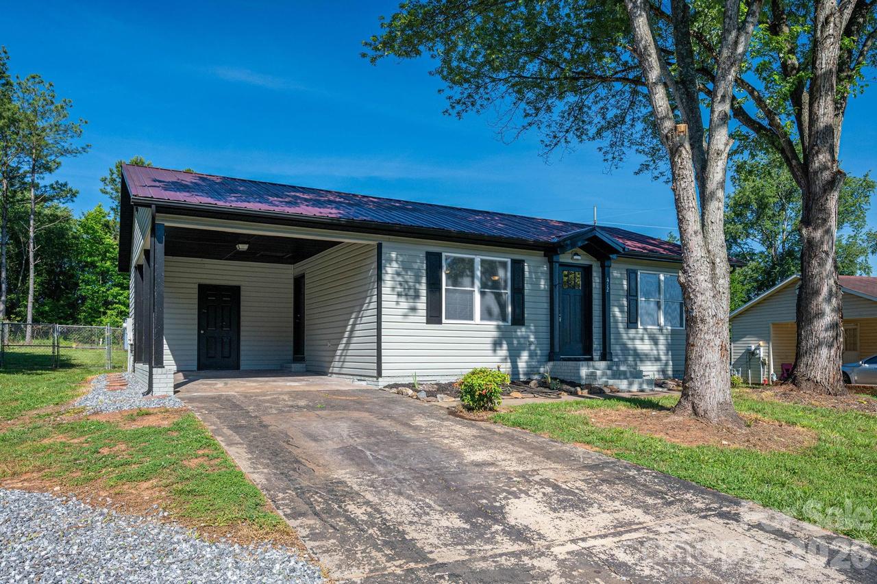 412 Forest Dr., Maiden, NC 28650