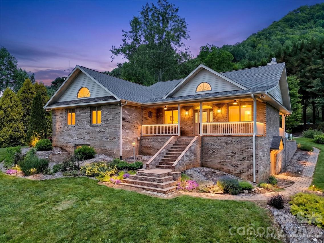 99 Mary Gray Dr., Clyde, NC 28721