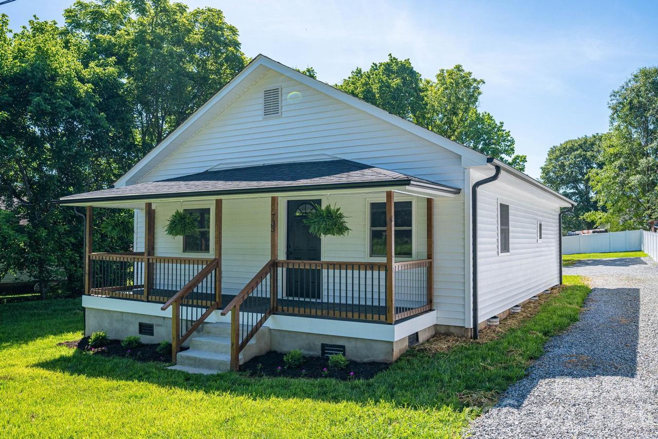 733 S Grove Street Extension, Lincolnton, NC 28092