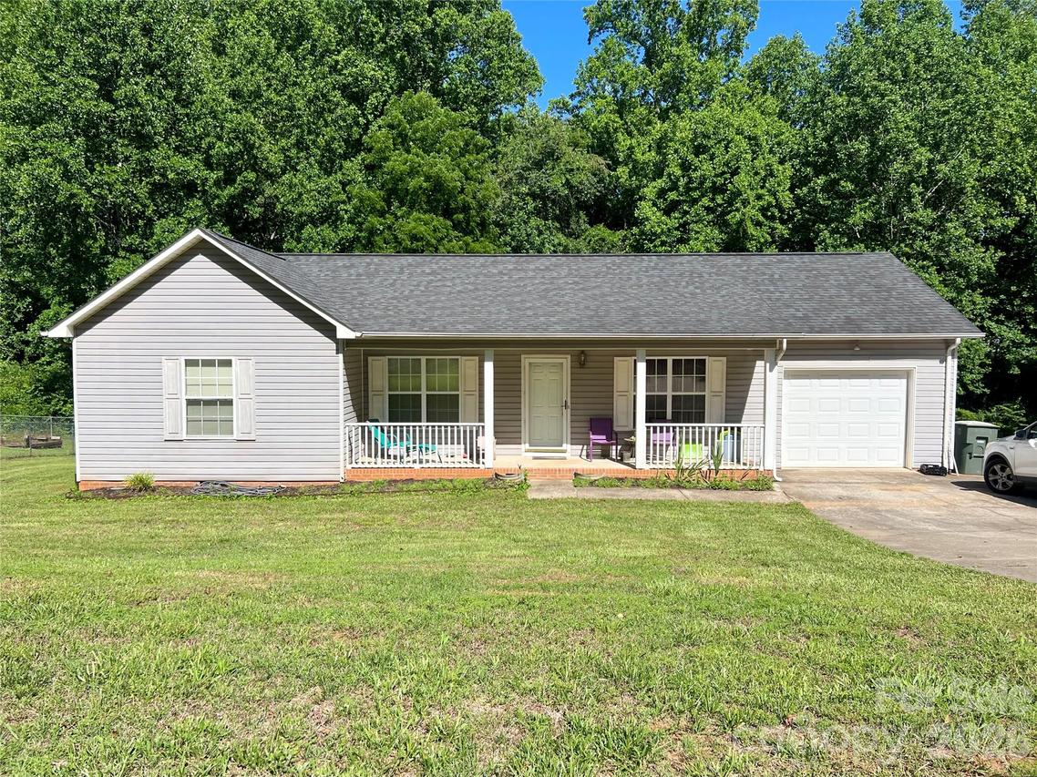 1213 Coventry Pl., Conover, NC 28613