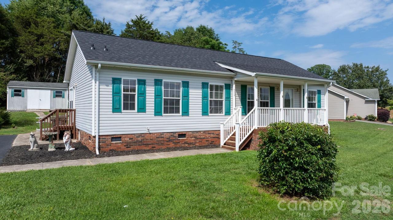 952 Eastern Ridge Dr., Newton, NC 28658