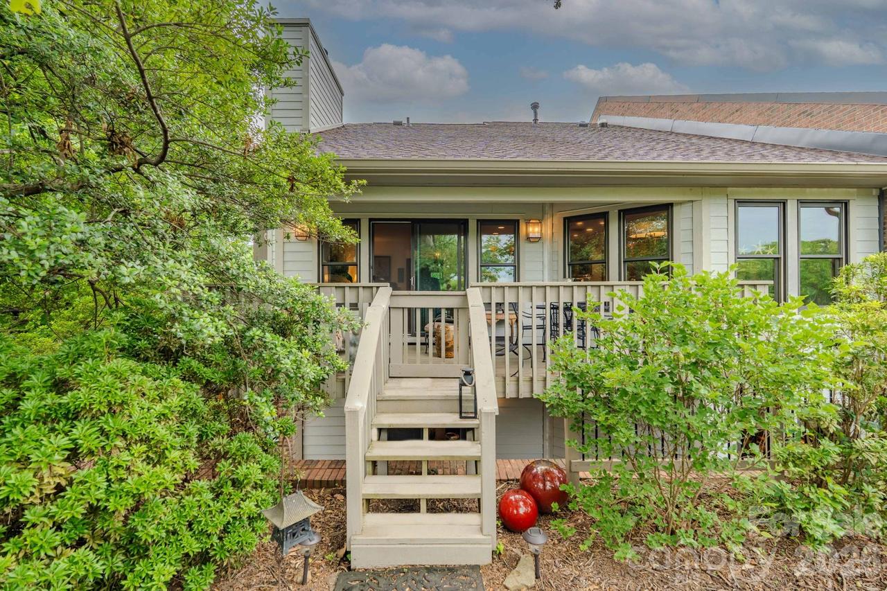 77 Chestnut St. #106, Tryon, NC 28782
