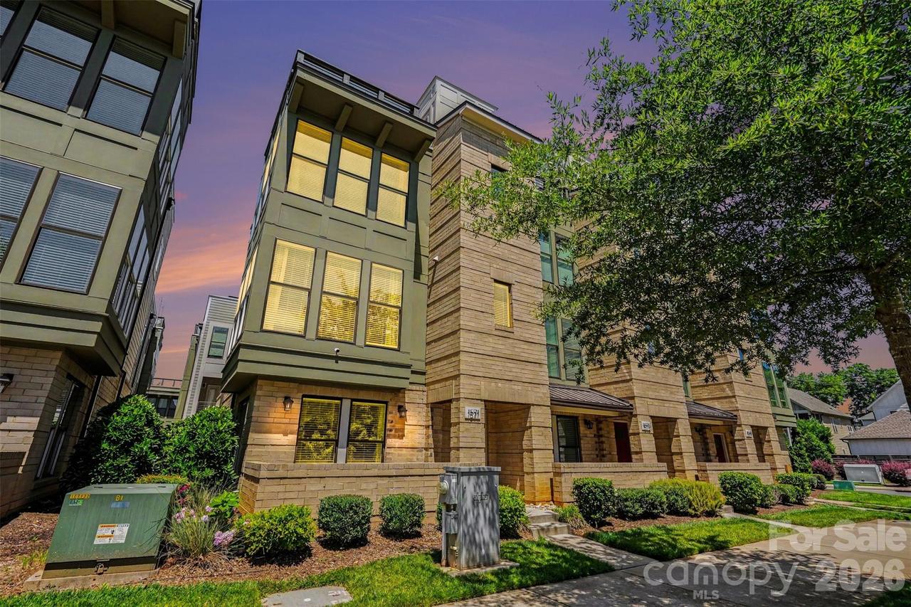 1571 Duckworth Ave., Charlotte, NC 28208