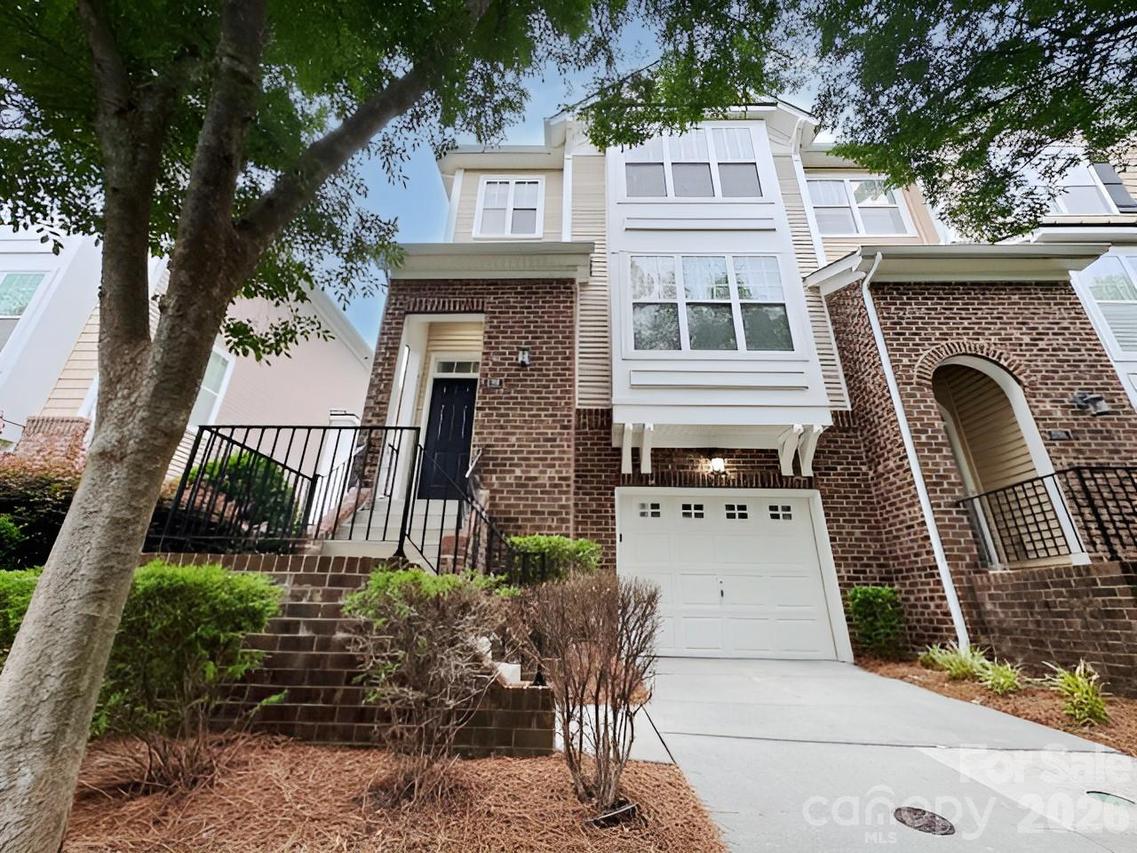11198 Bridgewater Dr., Huntersville, NC 28078