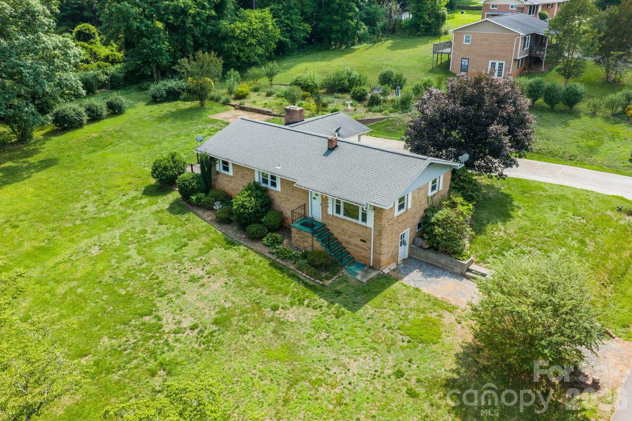 209 Saint Marys Church Rd., Morganton, NC 28655