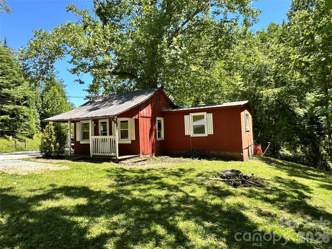 36 Range Rd., Etowah, NC 28729