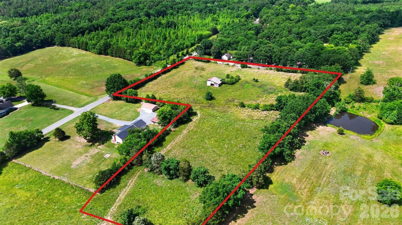 12491 Oak Grove Rd., Stanfield, NC 28163