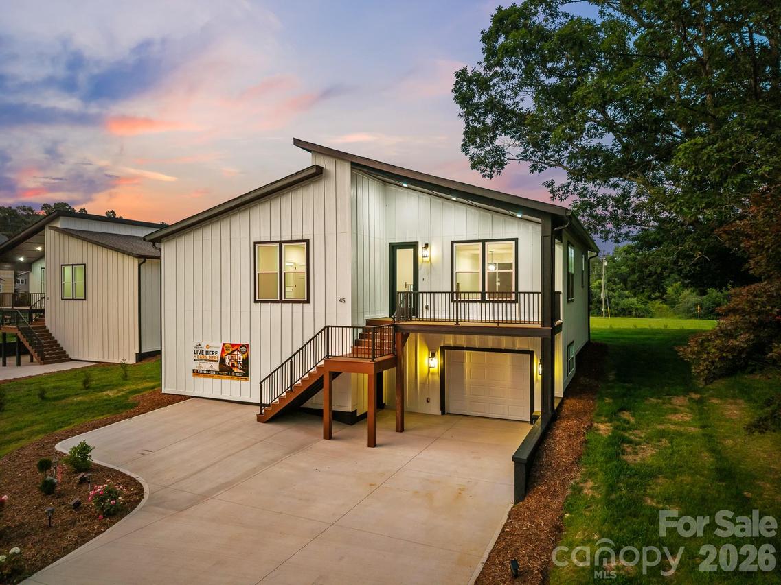 45 Klimovych Rd., Hendersonville, NC 28792