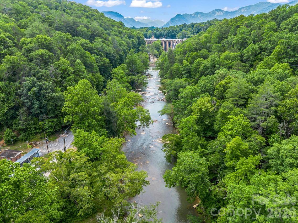 Sandpiper Ave., Lake Lure, NC 28746