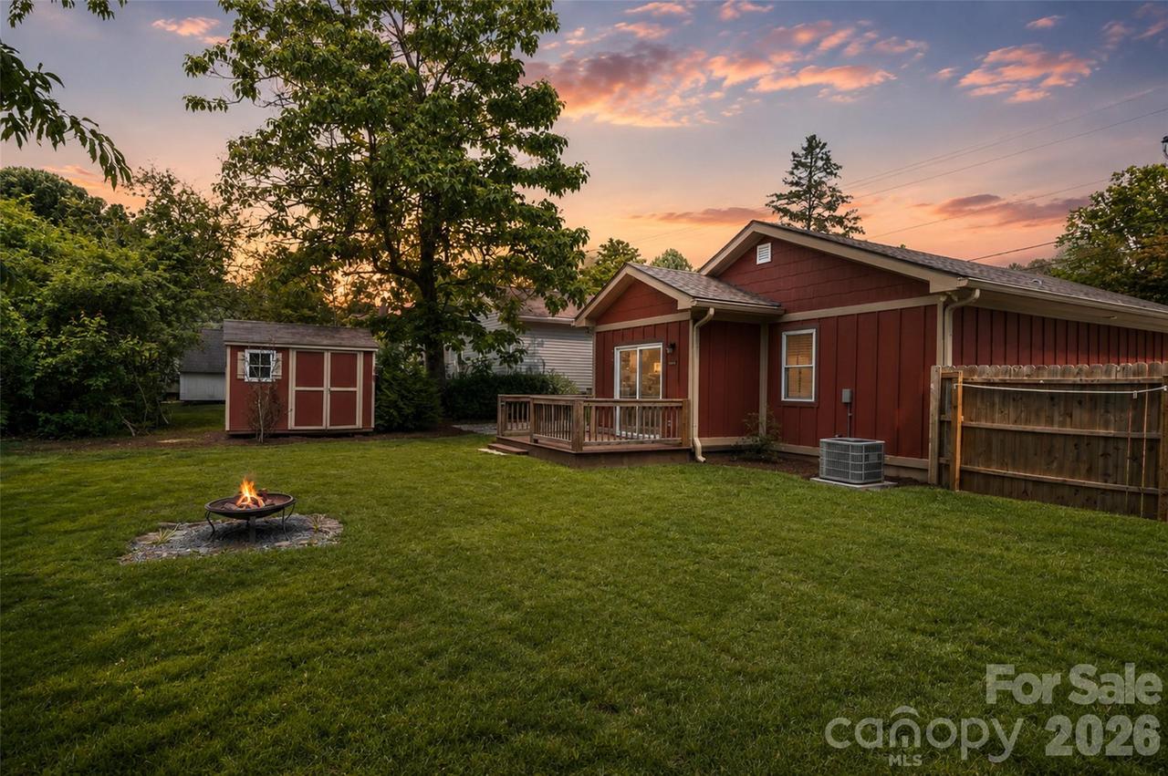 166 Outland Ave., Brevard, NC 28712