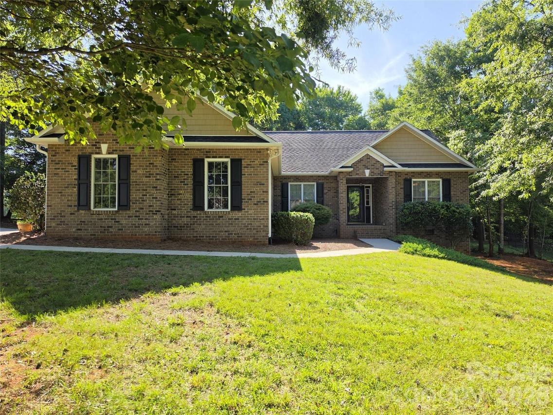 1700 Sassafras Ln., Newton, NC 28658