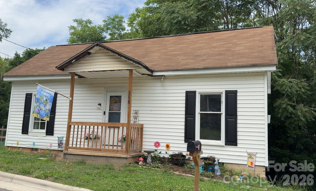 358 Nesbit Ave., Mooresville, NC 28115