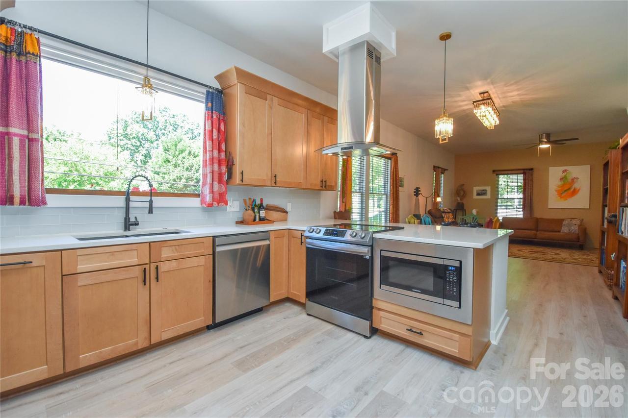 345 W Lowrance Ave., Mooresville, NC 28115