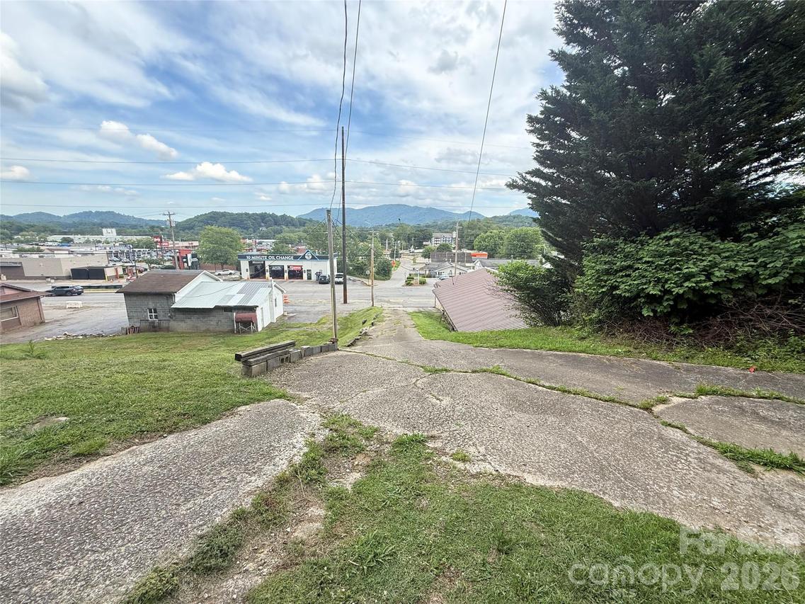 31 Paralee Ln., Waynesville, NC 28786